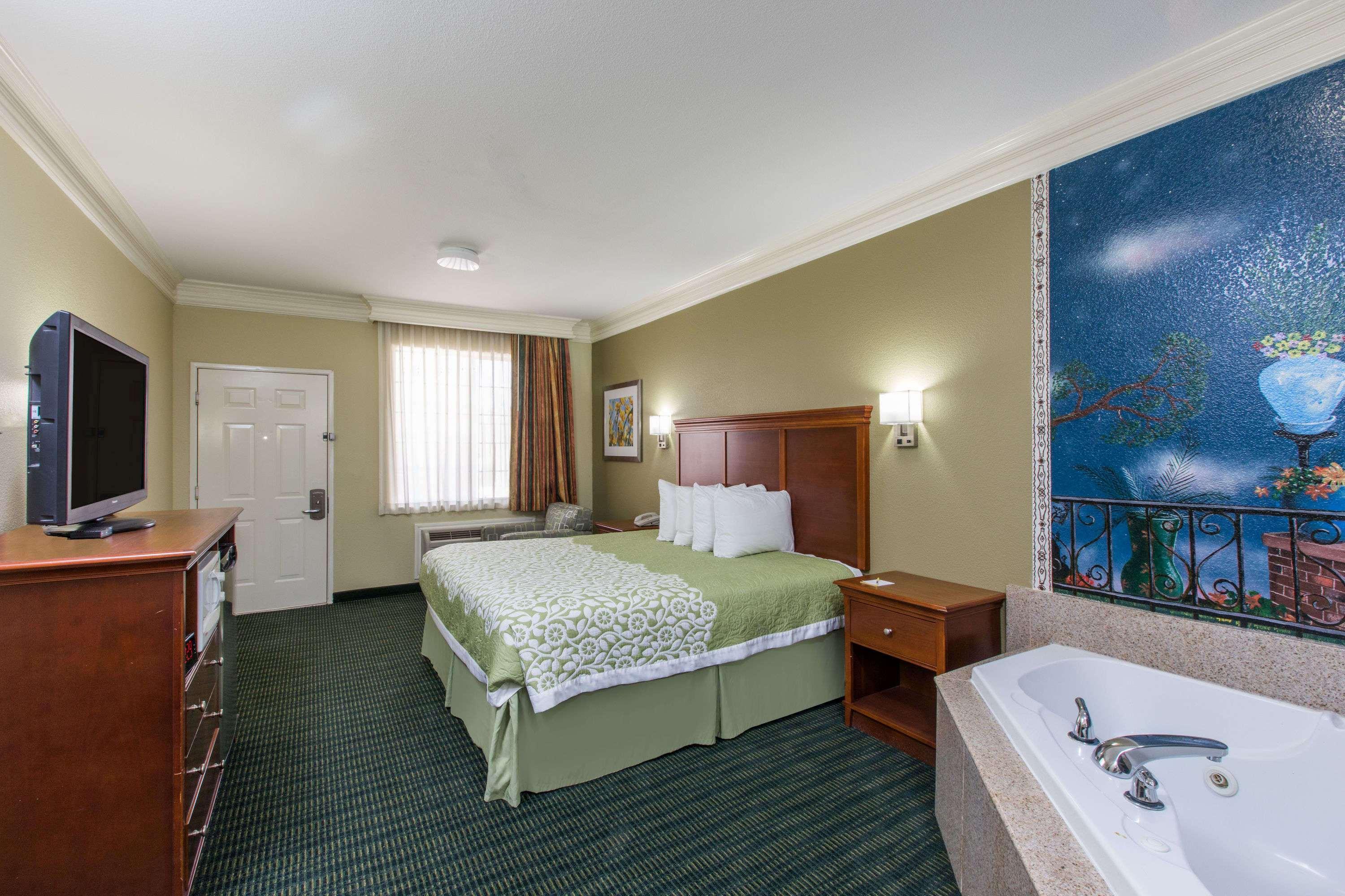 Days Inn & Suites Big Spring Εξωτερικό φωτογραφία