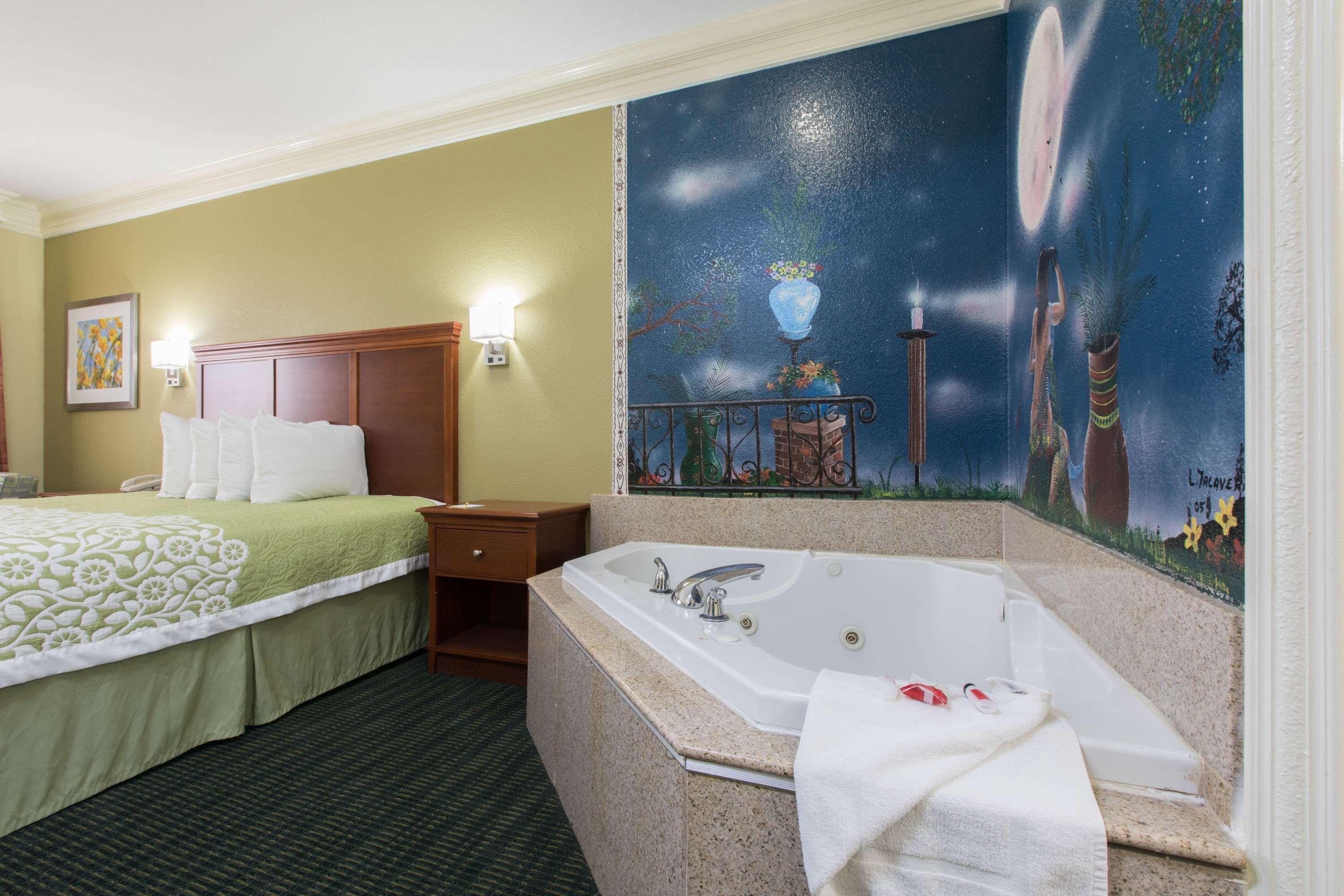Days Inn & Suites Big Spring Εξωτερικό φωτογραφία