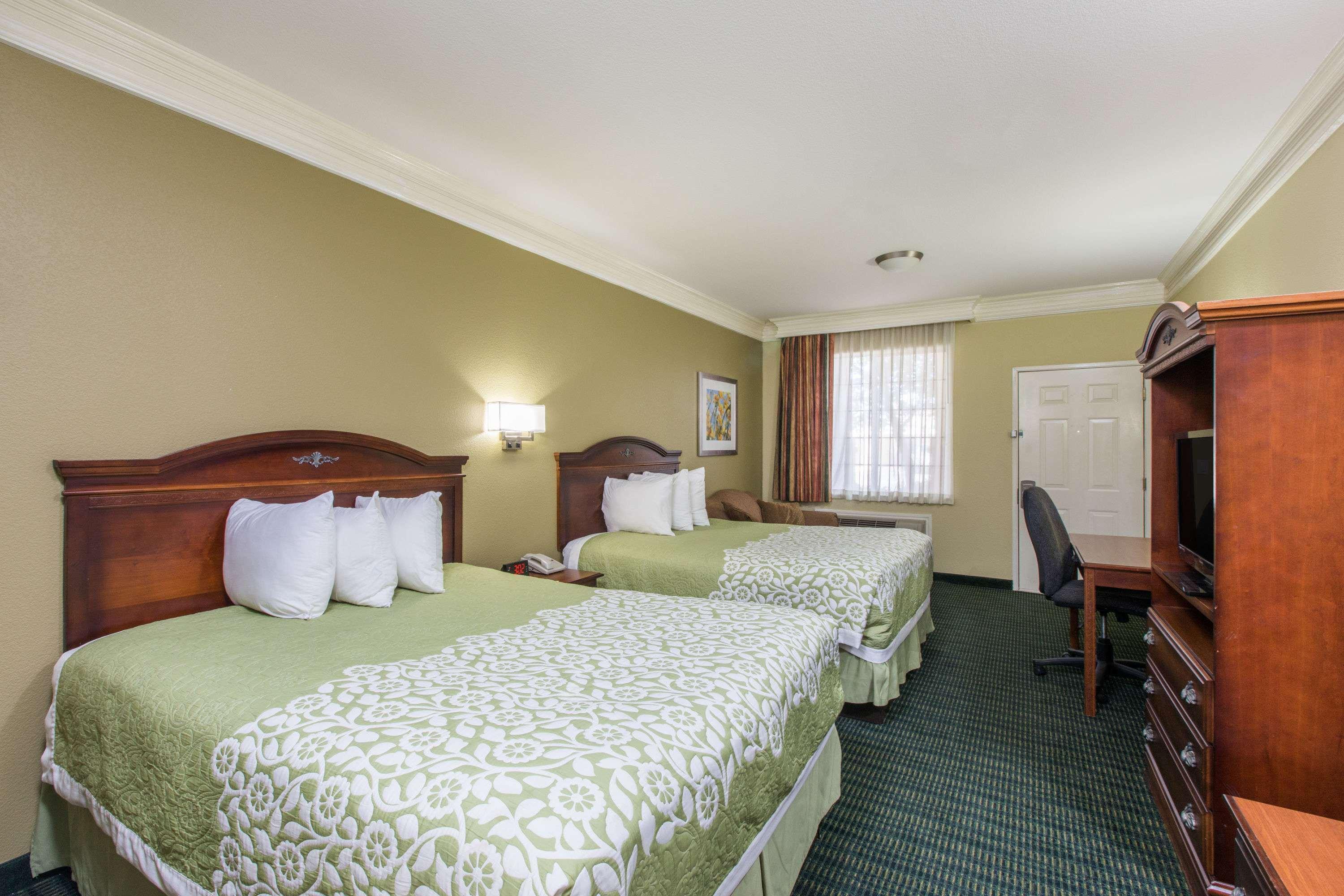 Days Inn & Suites Big Spring Εξωτερικό φωτογραφία